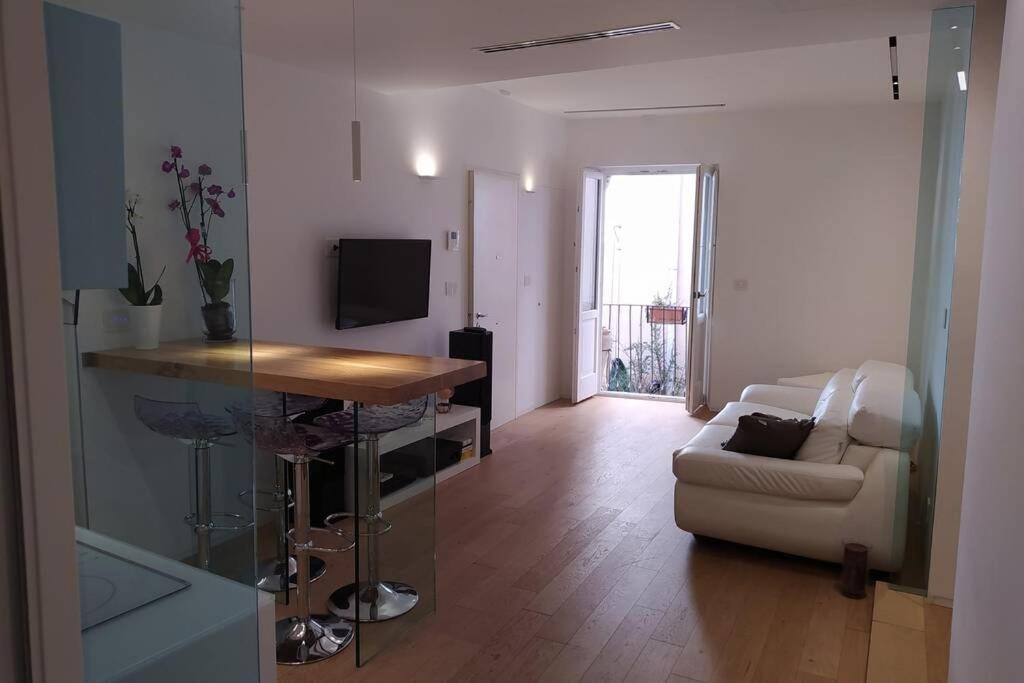 Casa Bianca - Luxury With Balcony In The City Centre Taormina Eksteriør billede