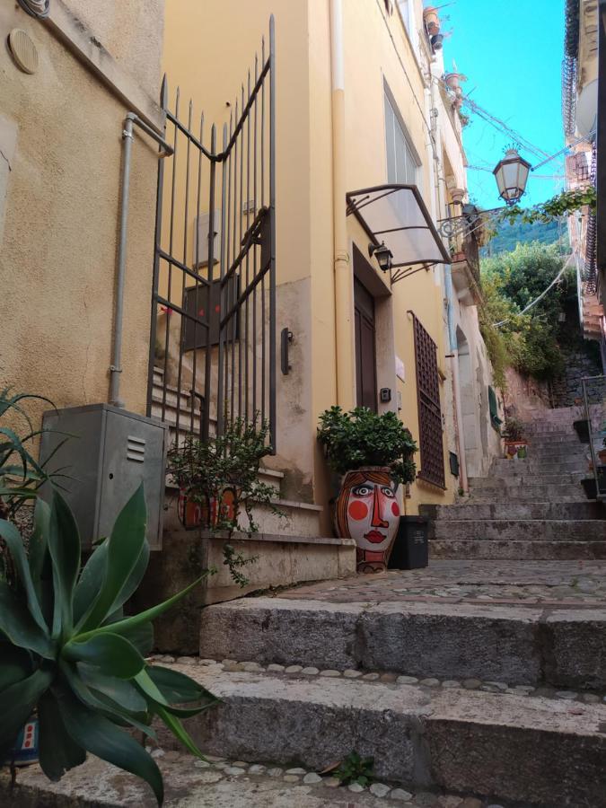 Casa Bianca - Luxury With Balcony In The City Centre Taormina Eksteriør billede